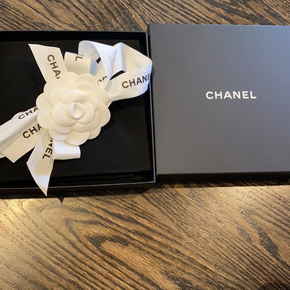 NWT Chanel Silver CC Necklace - Picture 3 of 5